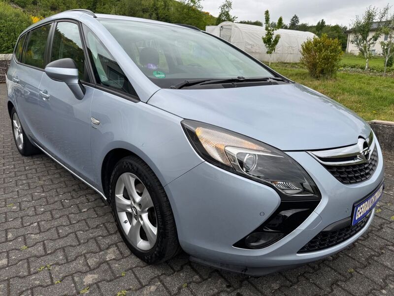 Blau Gebraucht 2016 Opel Zafira Tourer drive Van / Kleinbus | 8.950 € (Fairer Preis) - Bild 1/4