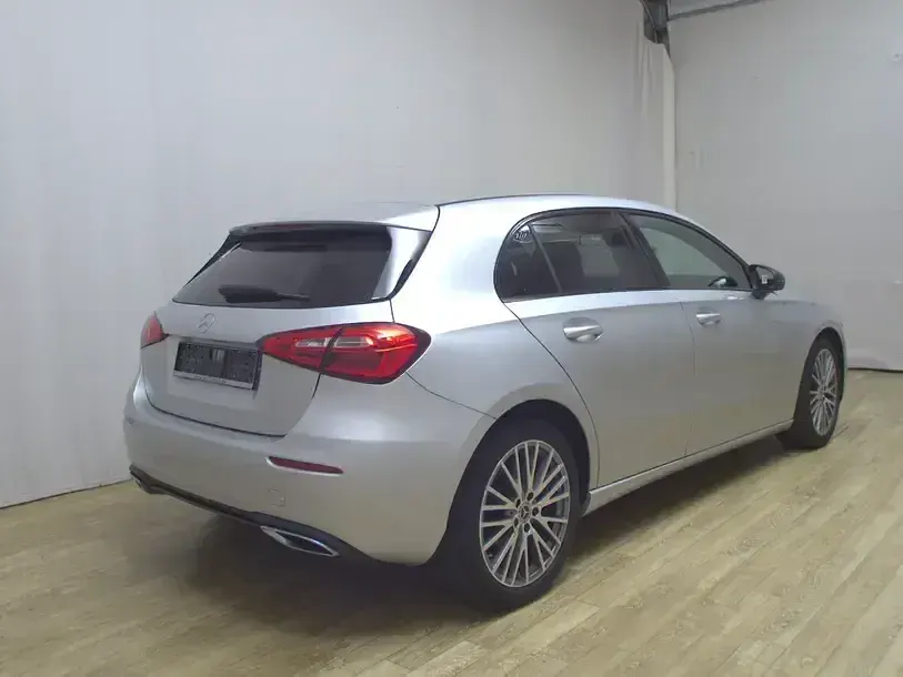 Gebraucht Mercedes A180 Progressive 116 PS (85 kW) 2022 Silber Limousine