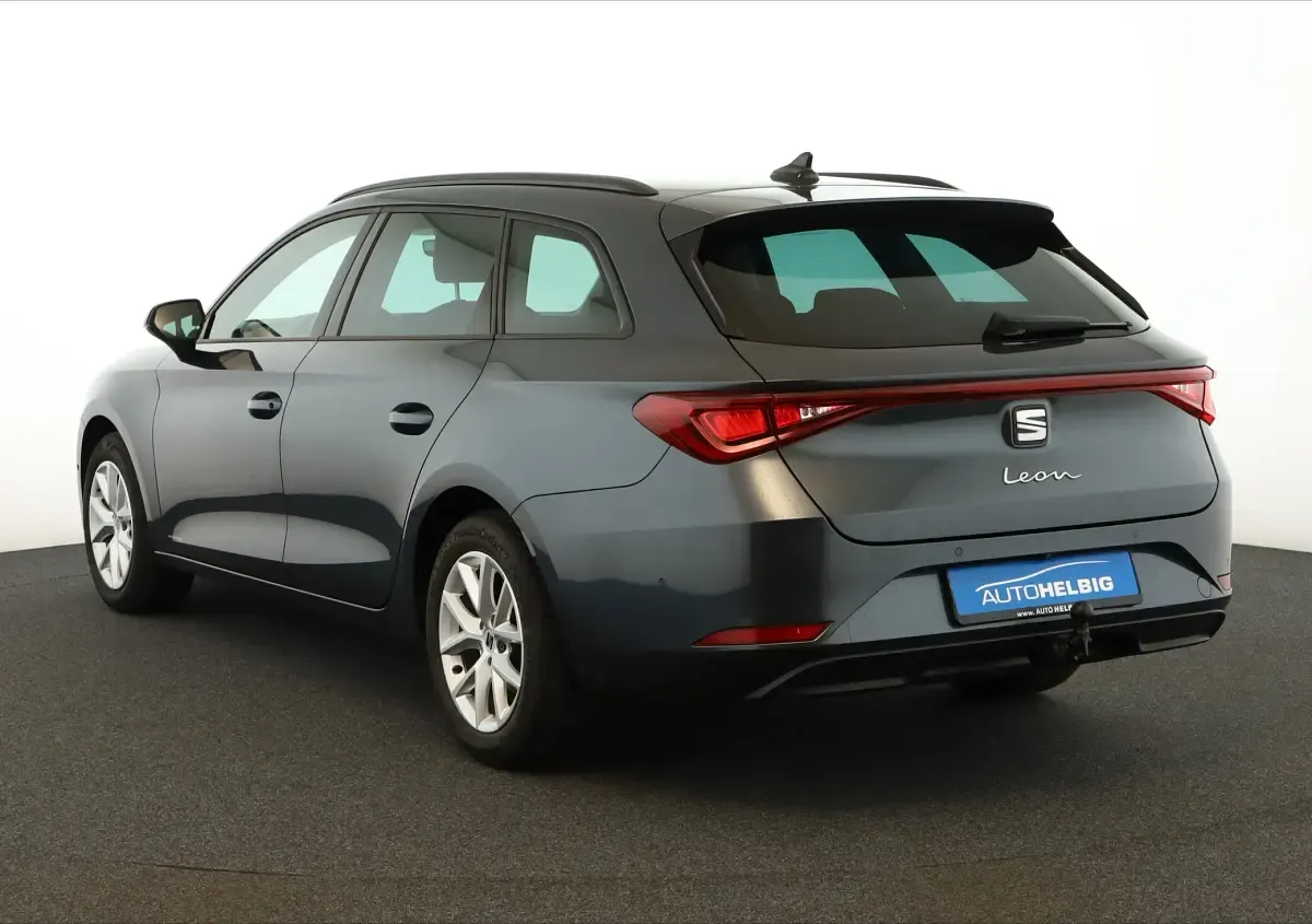 Gebraucht Seat Leon ST Style 150 PS (110 kW) 2023 Magnetic tech grau metallic Kombi