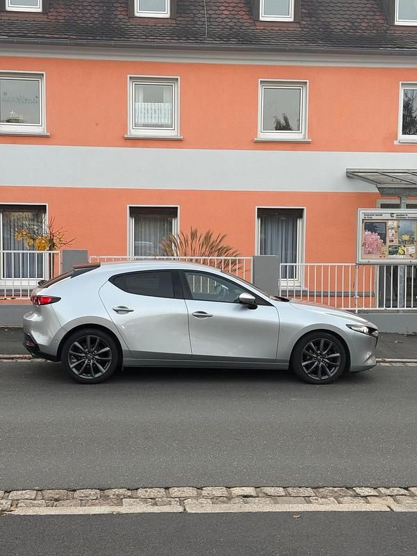 Silber Gebraucht 2019 Mazda 3 Kleinwagen | 16.998 € (Fairer Preis) - Bild 1/4