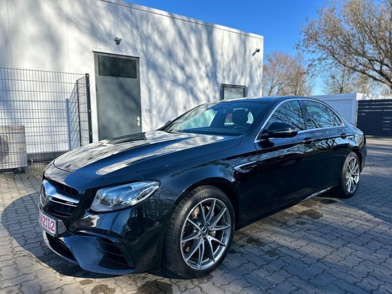 Schwarz Gebraucht 2020 Mercedes E63 AMG AMG Limousine | 46.889 € (Teuer) - Bild 1/4