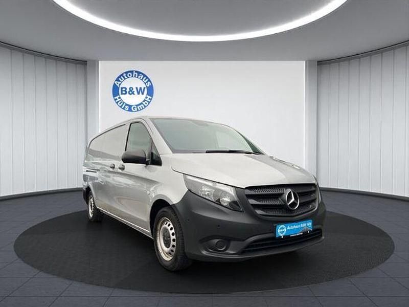 Silber Gebraucht 2019 Mercedes Vito Van / Kleinbus | 16.999 € (Superpreis) - Bild 1/4