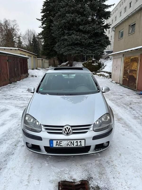 Andere farben Gebraucht 2004 VW Golf V Limousine | 1.900 € (Etwas zu teuer) - Bild 1/4