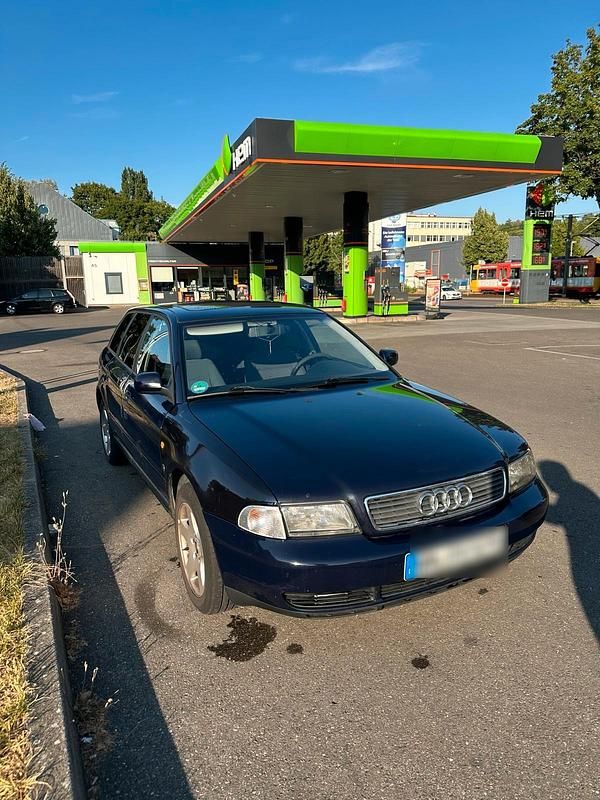 Blau Gebraucht 1997 Audi A4 Kombi | 1.000 € (Fairer Preis) - Bild 1/4