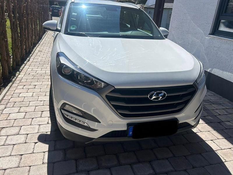 Gebraucht Hyundai Tucson 177 PS (130 kW) 2016 Weiß SUV
