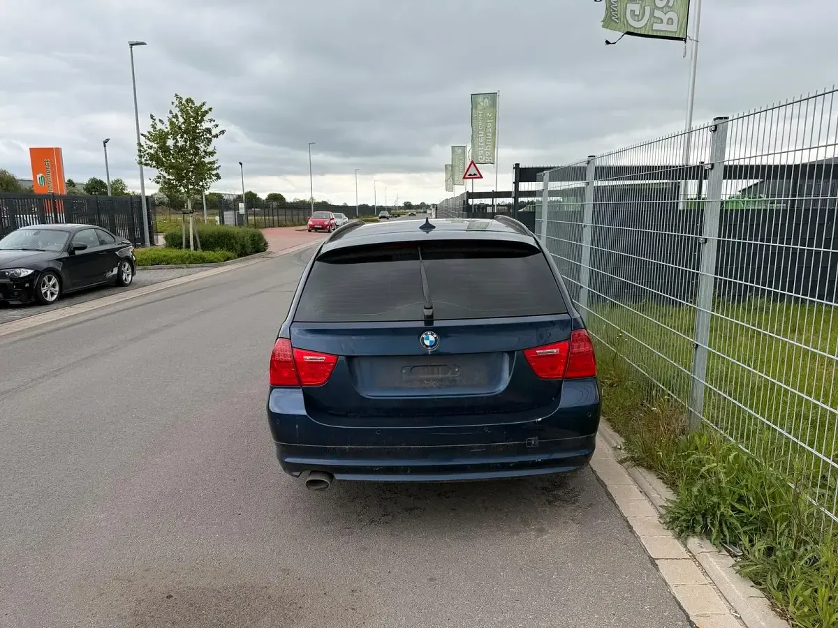 Gebraucht BMW 320 184 PS (135 kW) 2011 Kombi