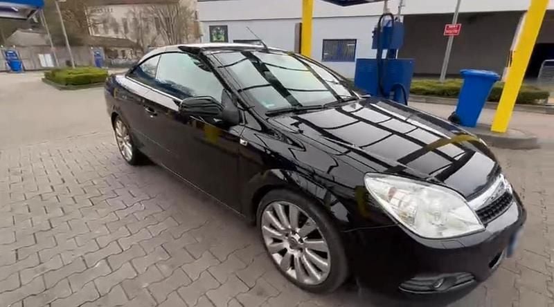 Gebraucht Opel Astra Cabriolet 140 PS (102 kW) 2009 Schwarz Cabrio