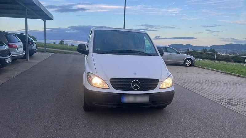 Weiß Gebraucht 2006 Mercedes Vito Van / Kleinbus | 4.000 € - Bild 1/4