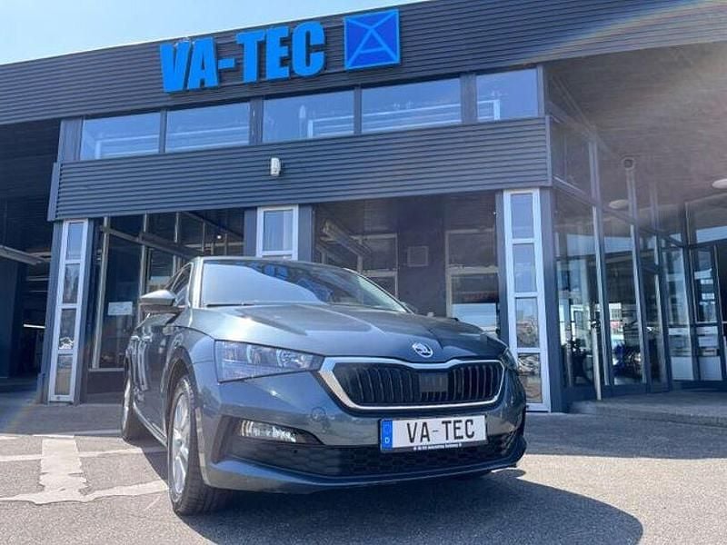 Grau Gebraucht 2020 Skoda Scala Ambition Kleinwagen | 15.990 € (Guter Preis) - Bild 1/4