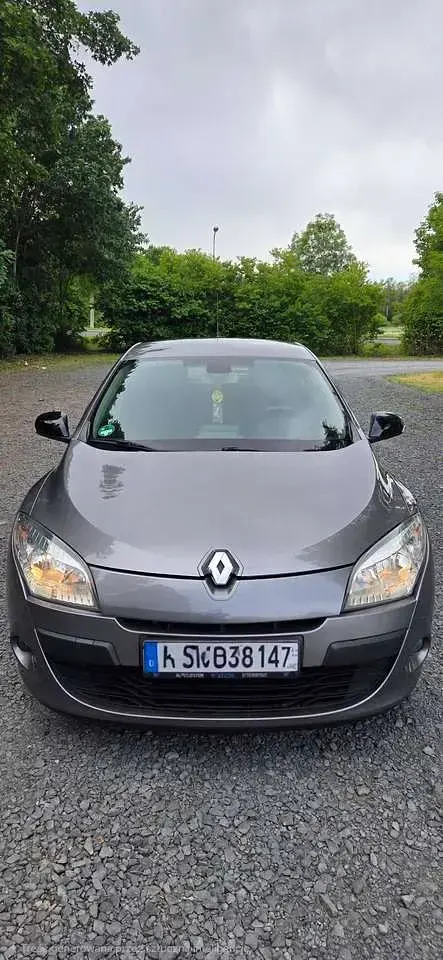 Gebraucht Renault Mégane 131 PS (96 kW) 2011 Grau Limousine