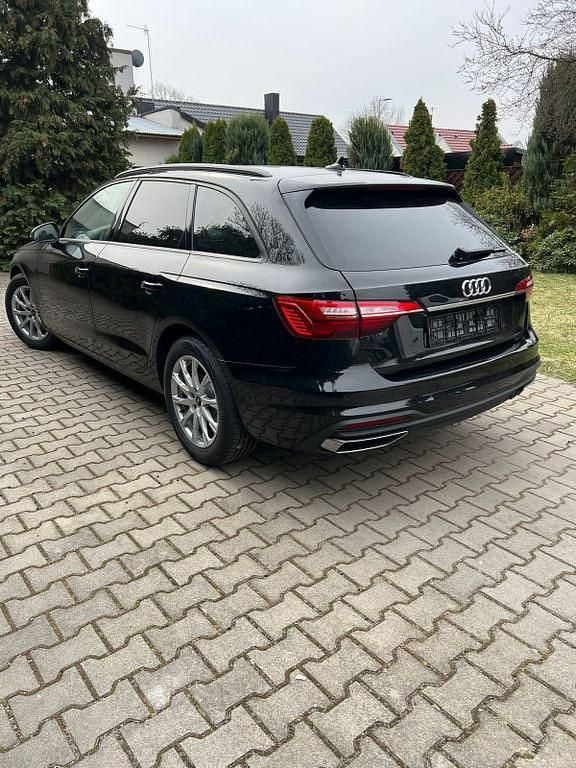 Gebraucht Audi A4 Basis 150 PS (110 kW) 2022 Schwarz Kombi