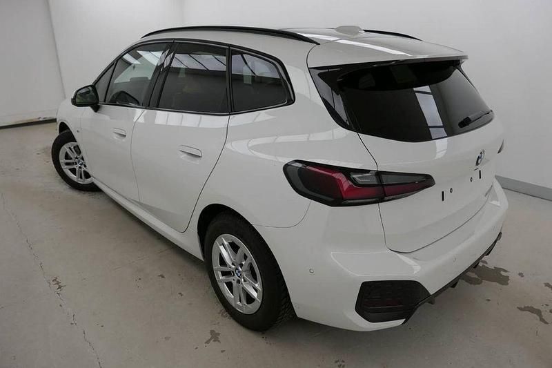 Gebraucht BMW 220 Active Tourer M Sport 163 PS (119 kW) 2025 Weiß Van / Kleinbus