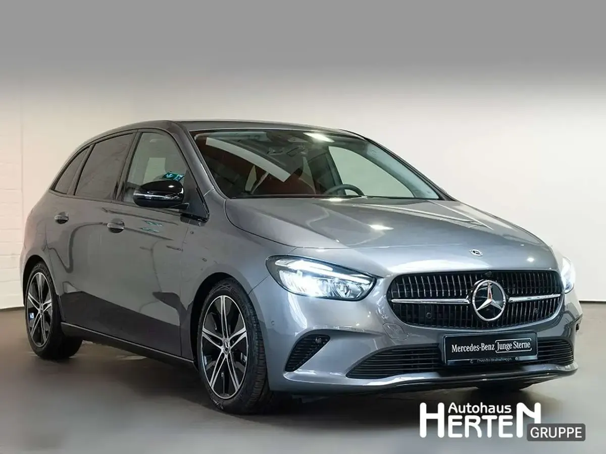 Gebraucht Mercedes B200 Progressive 163 PS (119 kW) 2025 Lack mountaingrau Kleinwagen