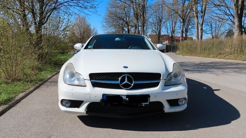 Weiß Gebraucht 2007 Mercedes CLS550 Coupé | 8.999 € - Bild 1/4