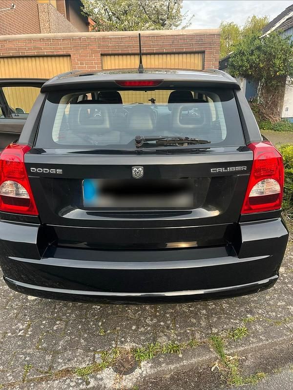 Second-hand Dodge Caliber 156 CP (114 kW) 2010 Negru Hatchback
