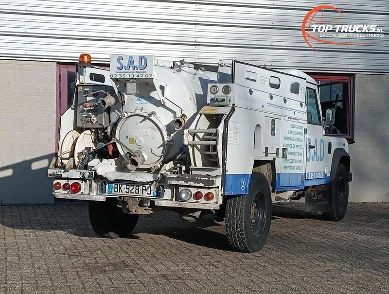 Gebraucht Land Rover Defender 122 PS (89 kW) 2011 Weiß Pickup