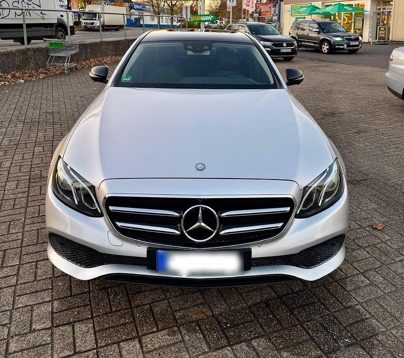 Gebraucht Mercedes E200 Avantgarde 184 PS (135 kW) 2016 Grau Limousine