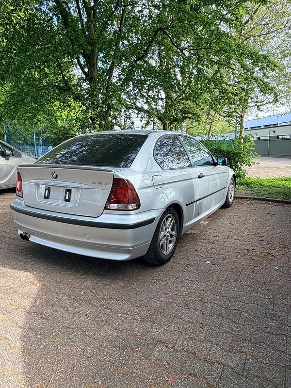 Second-hand BMW 316 Compact 112 CP (82 kW) 2004 Argintiu Hatchback