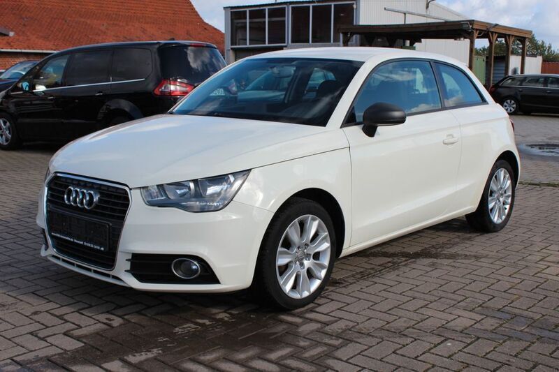 Amalfiweiss Gebraucht 2013 Audi A1 Ambition Kleinwagen | 7.390 € (Etwas zu teuer) - Bild 1/4