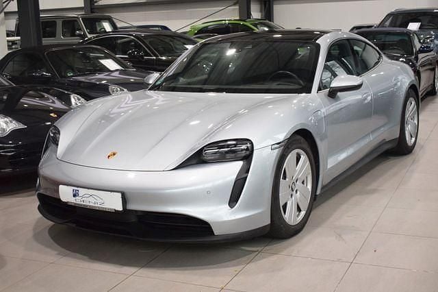 Silber Gebraucht 2021 Porsche Taycan Performance Package Limousine | 55.899 € (Superpreis) - Bild 1/3