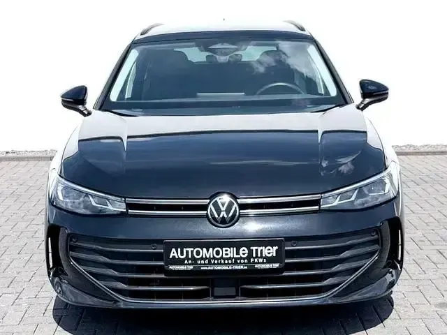 Gebraucht VW Passat 150 PS (110 kW) 2025 Grenadillschwarz metallic (metallic) Kombi