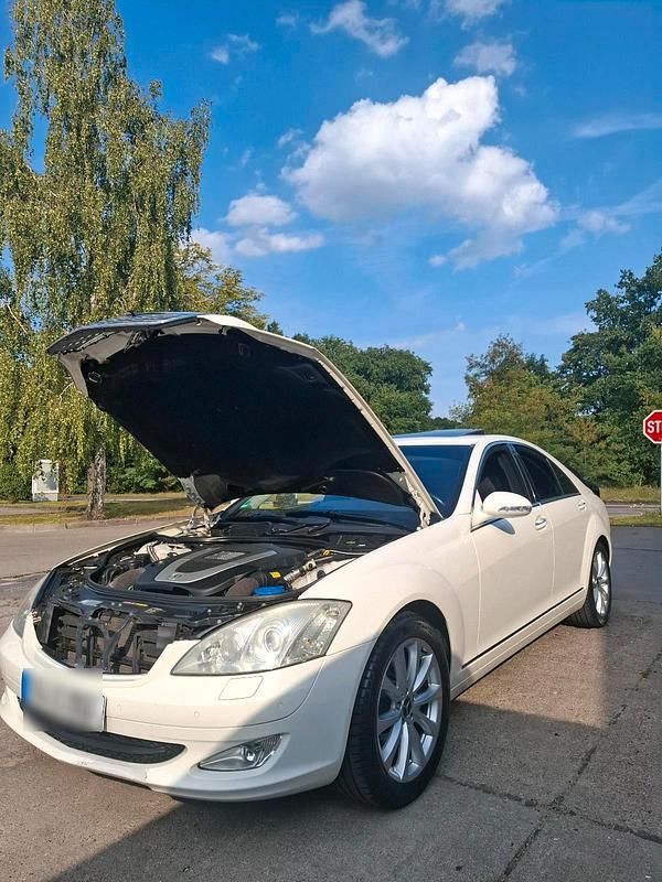 Weiß Gebraucht 2007 Mercedes 350 Limousine | 13.999 € - Bild 1/4