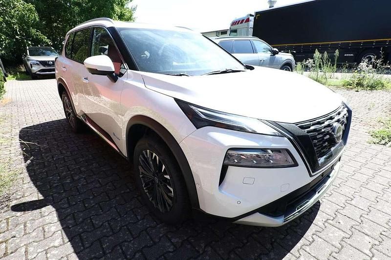 Pearl white perleffekt Neu 2025 Nissan X-Trail Tekna SUV | 39.043 € (Guter Preis) - Bild 1/4