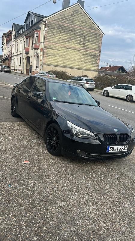 Gebraucht BMW 520 177 PS (130 kW) 2010 Schwarz Limousine