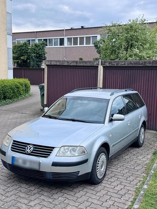 Usata VW Passat 131 CV (96 kW) 2003 Grigio Station wagon