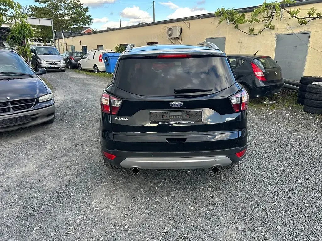 Używany Ford Kuga Titanium 150 KM (110 kW) 2017 Czarny SUV