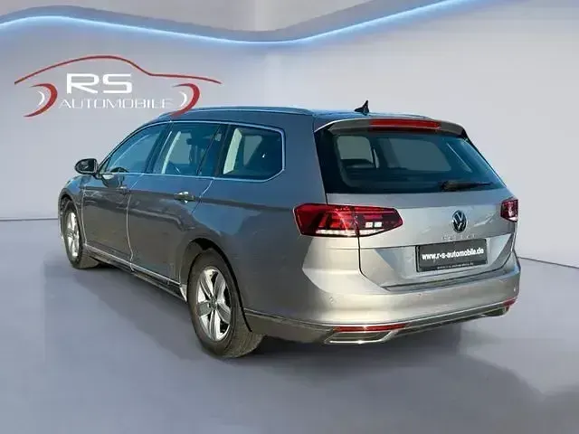 Gebraucht VW Passat Elegance 150 PS (110 kW) 2021 Andere Kombi
