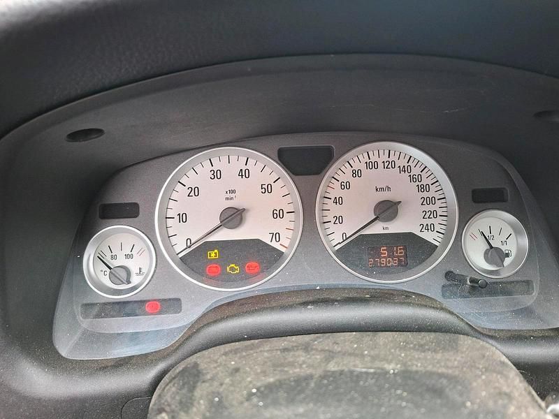 Gebraucht Opel Astra 147 PS (108 kW) 2001 Schwarz Coupé