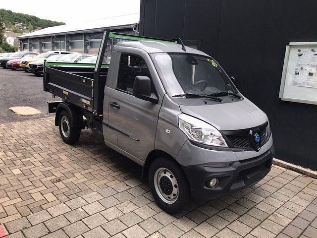 Neu Piaggio Porter 106 PS (77 kW) 2025 Grau Kombi