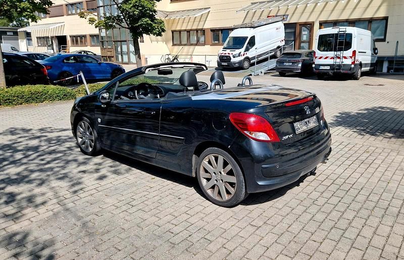 Schwarz Gebraucht 2010 Peugeot 207 CC Roland Garros Cabrio | 1.100 € (Superpreis) - Bild 1/4