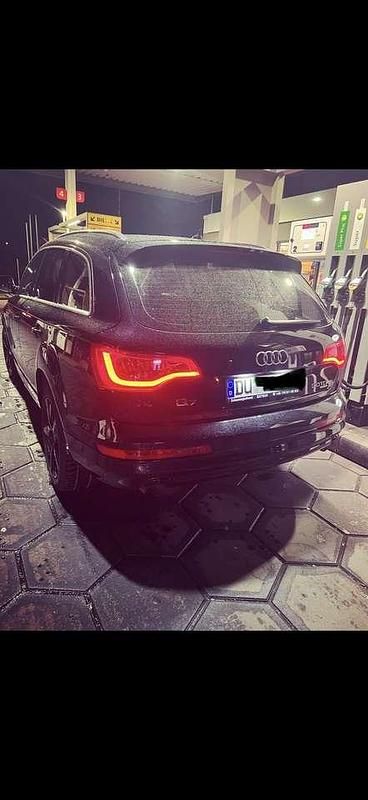 Schwarz Gebraucht 2009 Audi Q7 SUV | 12.000 € (Etwas zu teuer) - Bild 1/4