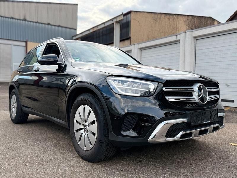 Schwarz/baltic black Gebraucht 2021 Mercedes GLC200 SUV | 34.900 € (Guter Preis) - Bild 1/4