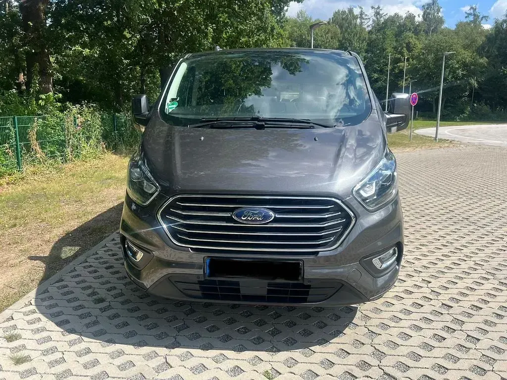 Gebraucht Ford Tourneo 185 PS (136 kW) 2021 Grau Van / Kleinbus
