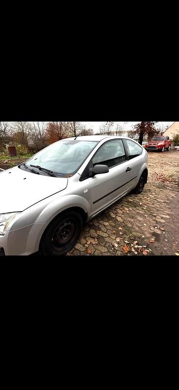 Gebraucht Ford Focus 101 PS (74 kW) 2005 Silber Kleinwagen