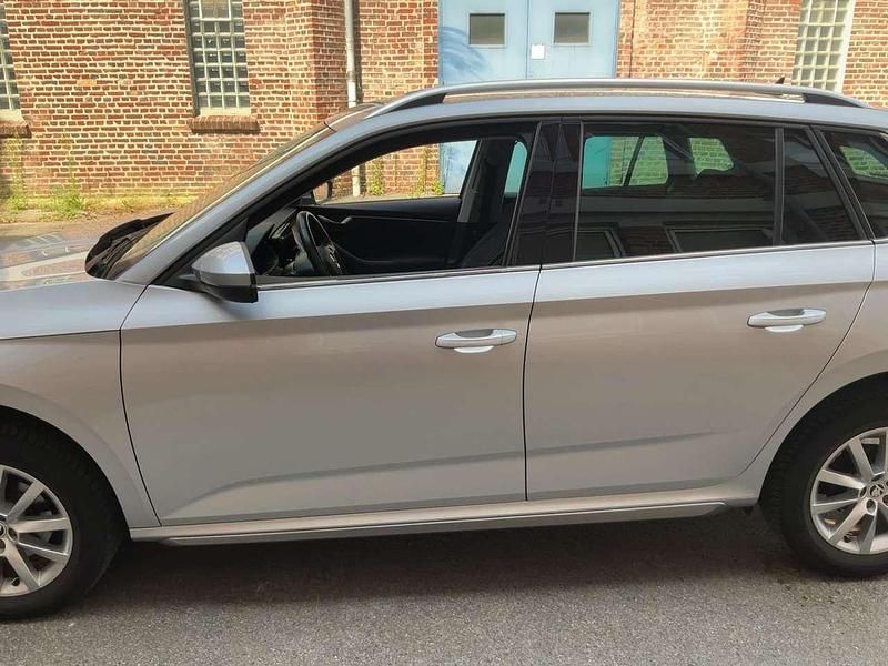 Grau Gebraucht 2019 Skoda Kamiq Style SUV | 19.900 € (Fairer Preis) - Bild 1/4
