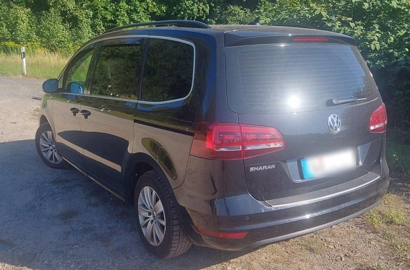 Schwarz Gebraucht 2020 VW Sharan Van / Kleinbus | 21.500 € (Superpreis) - Bild 1/4