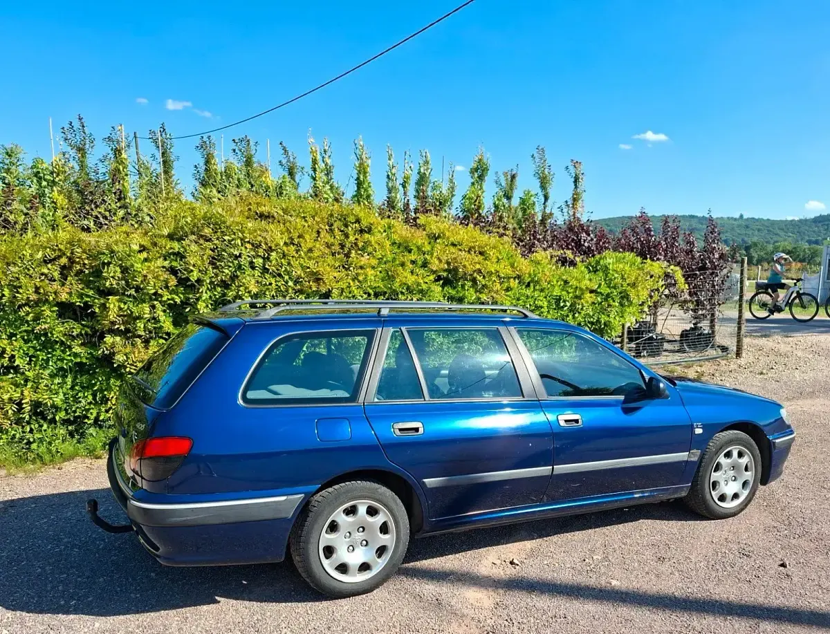 Gebraucht Peugeot 406 110 PS (80 kW) 2000 Blau Kombi