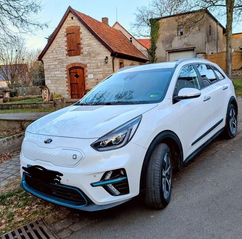 Weiß Gebraucht 2021 Kia Niro Spirit SUV | 18.500 € (Superpreis) - Bild 1/4