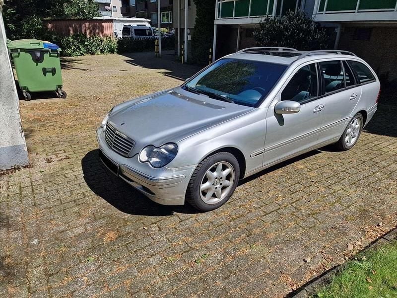 Silber Gebraucht 2002 Mercedes C200 Elegance Kombi | 1.800 € (Guter Preis) - Bild 1/4