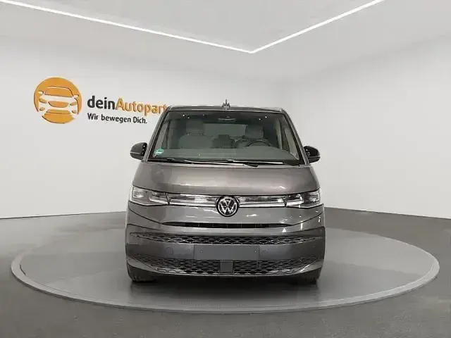 Gebraucht VW Multivan Style 150 PS (110 kW) 2024 Indiumgrau Van / Kleinbus