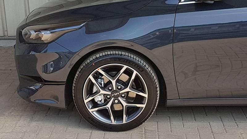 Gebraucht Kia Ceed 99 PS (72 kW) 2025 Pentametal Kleinwagen