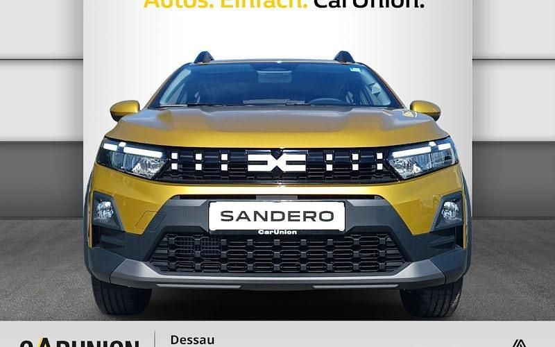 Neu Dacia Sandero Expression 110 PS (80 kW) 2026 Gelb Limousine