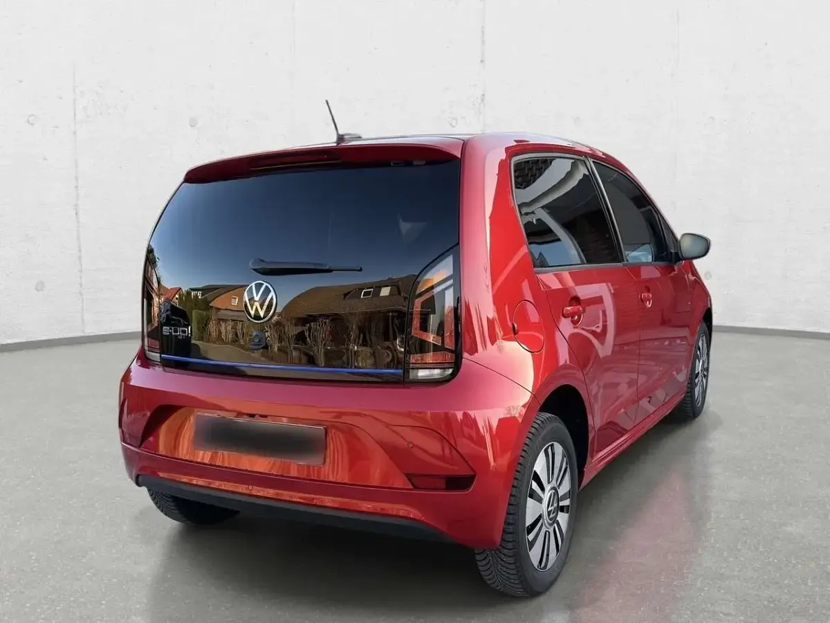 Second-hand VW e-up! Style 61 kW (83 CP) 2022 Roșu Hatchback