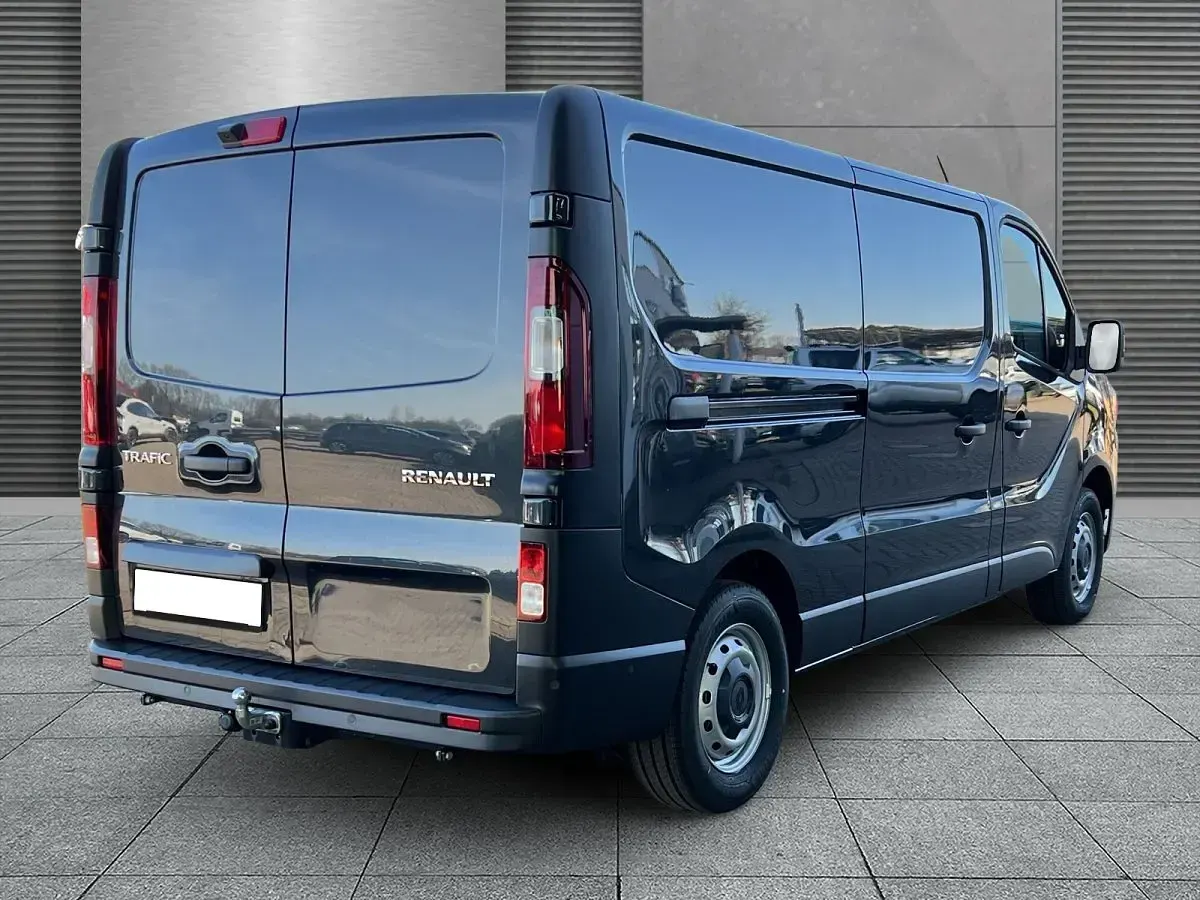 Gebraucht Renault Trafic 150 PS (110 kW) 2025 Grau (kometengrau) Van / Kleinbus