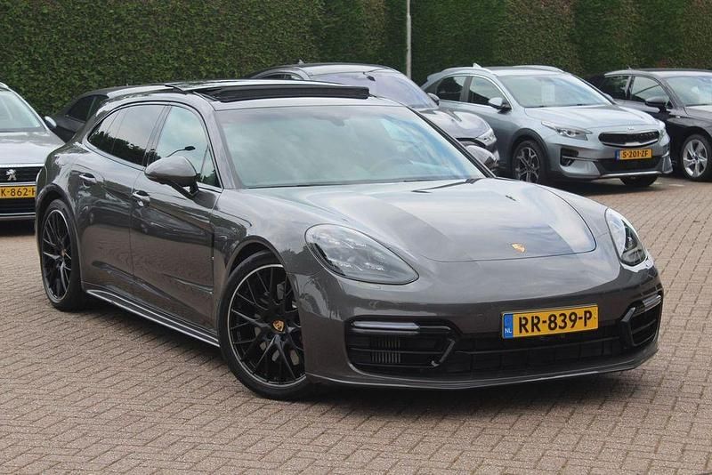 Grau Gebraucht 2018 Porsche Panamera S E-Hybrid Sport Turismo Limousine | 54.950 € - Bild 1/4