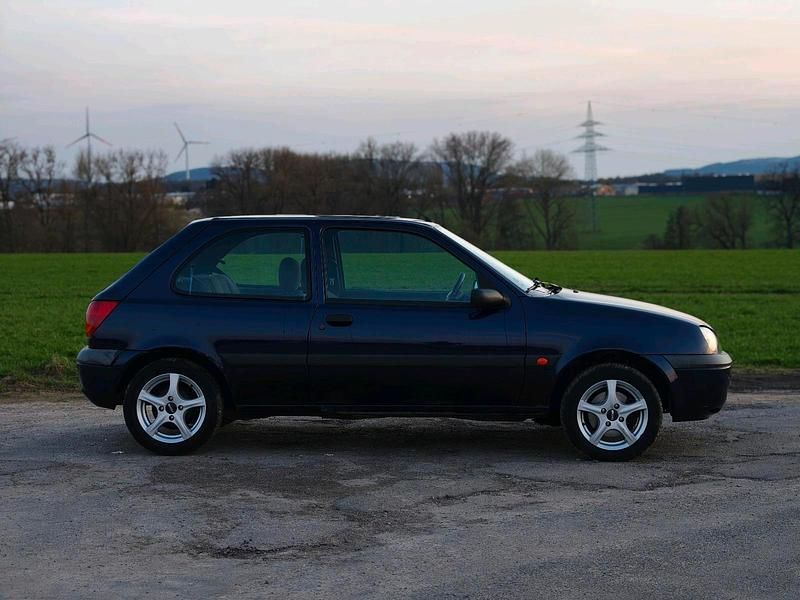 Gebraucht Ford Fiesta 60 PS (44 kW) 2001 Blau Kleinwagen
